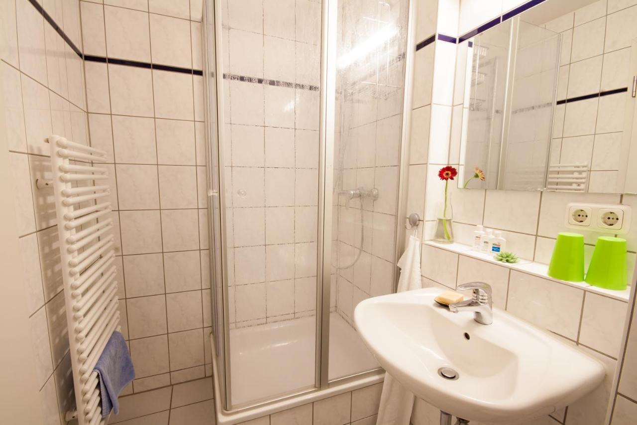 Gastehaus Olympia Reitanlage Munchen-Riem Bed and Breakfast Esterno foto